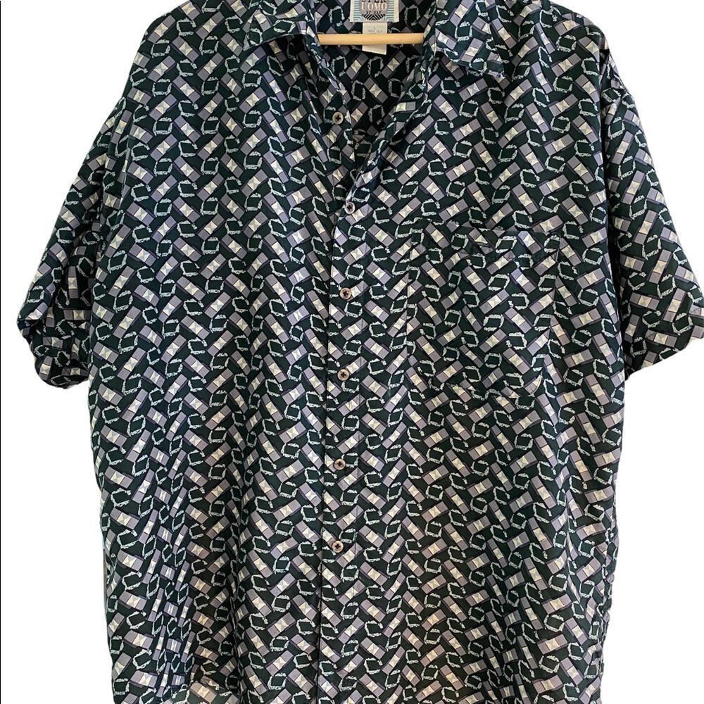 Uomo by NAK, 100% silk, short sleeve, mens shirt. Casual, Travel, Dinner, Size L